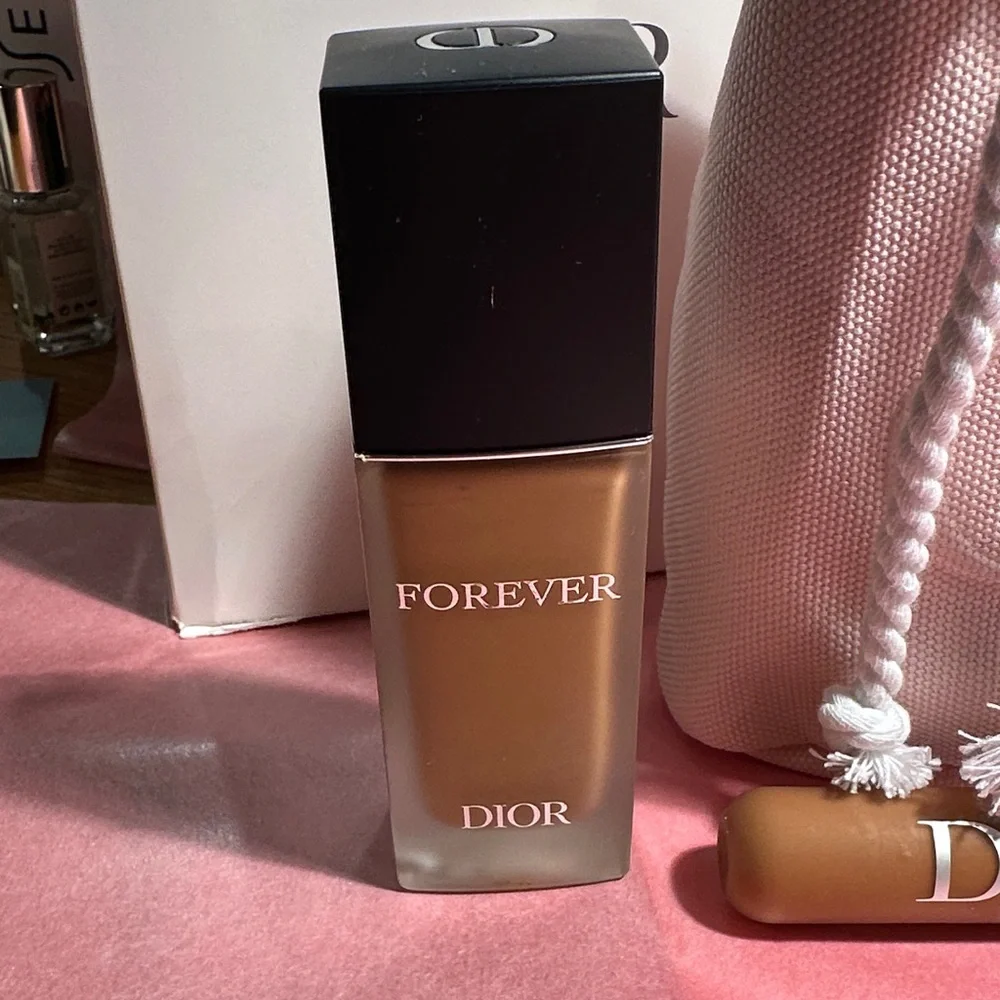 Dior chic pouch